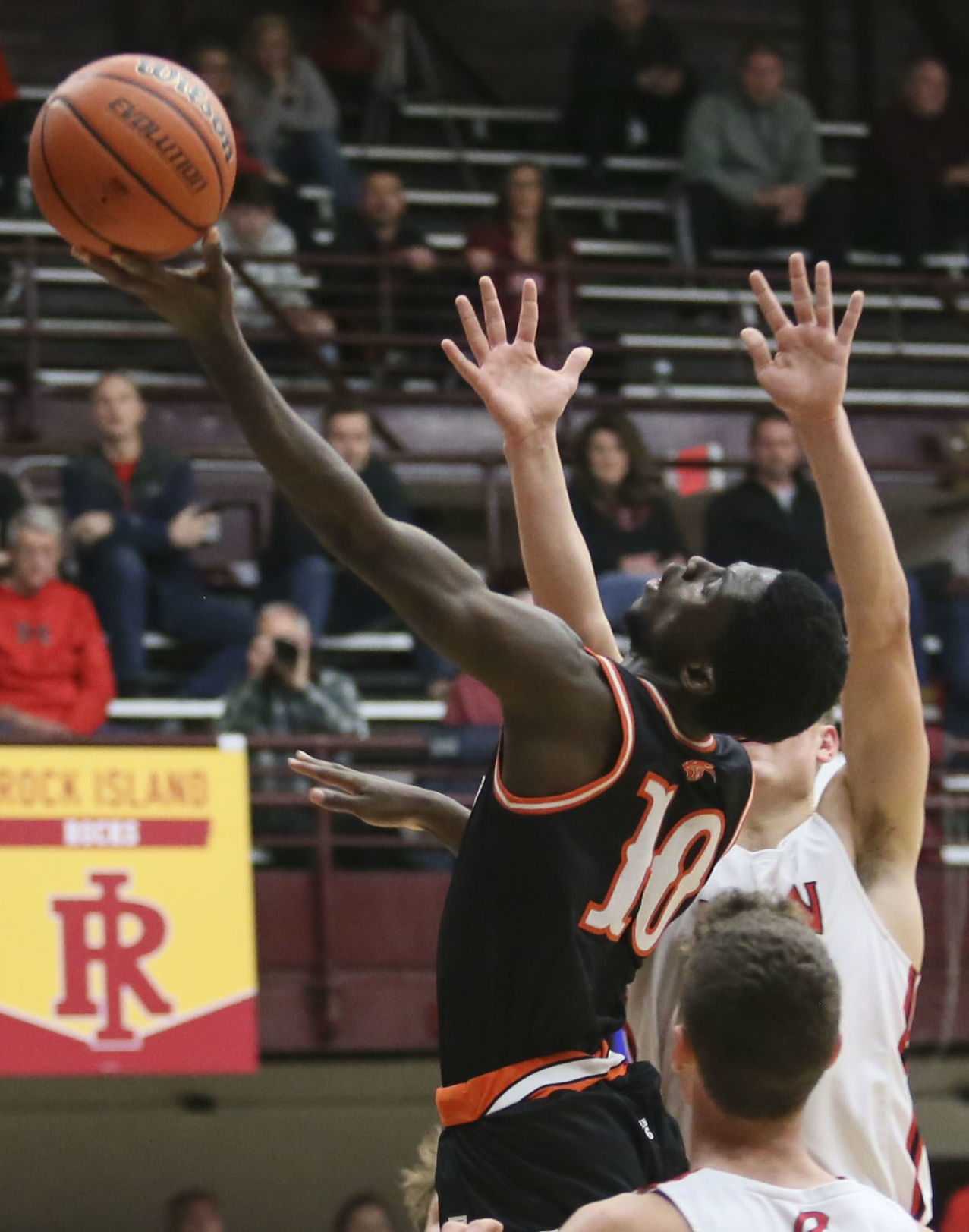 030320-qc-spt-ut-hoops-10.JPG